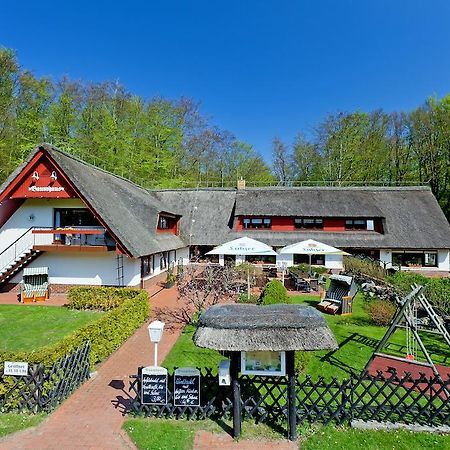 Restaurant & Hotel Baumhaus Hagen Sassnitz Exteriör bild