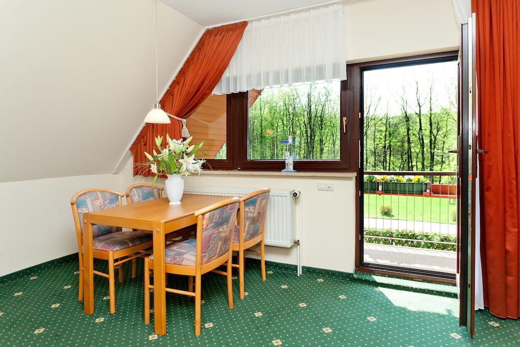 Restaurant & Hotel Baumhaus Hagen Sassnitz Rum bild
