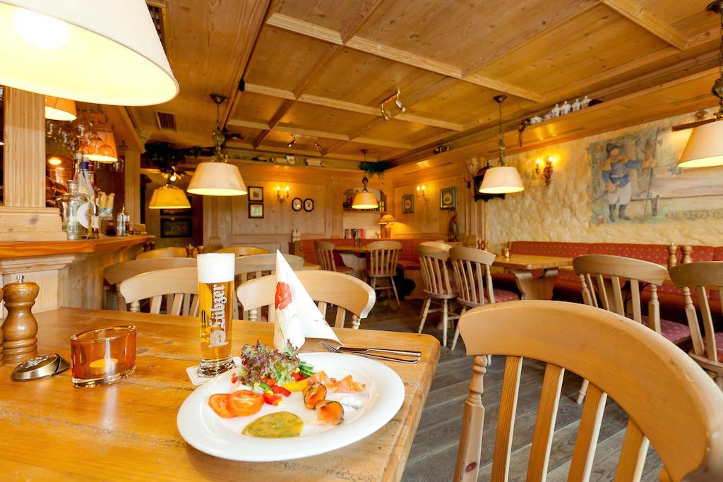 Restaurant & Hotel Baumhaus Hagen Sassnitz Exteriör bild
