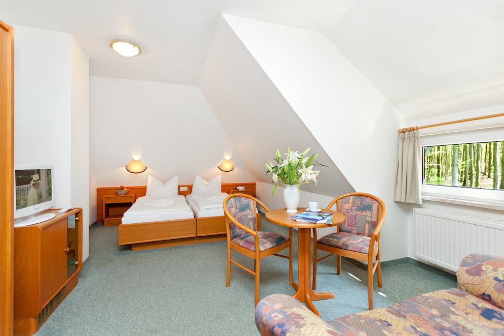 Restaurant & Hotel Baumhaus Hagen Sassnitz Rum bild