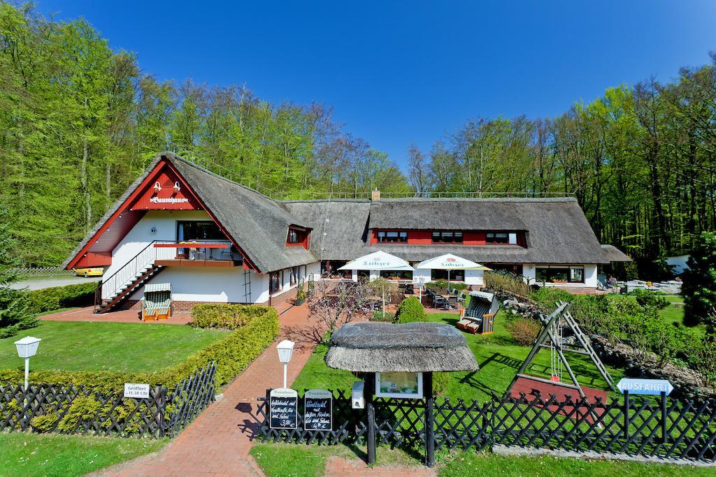 Restaurant & Hotel Baumhaus Hagen Sassnitz Exteriör bild